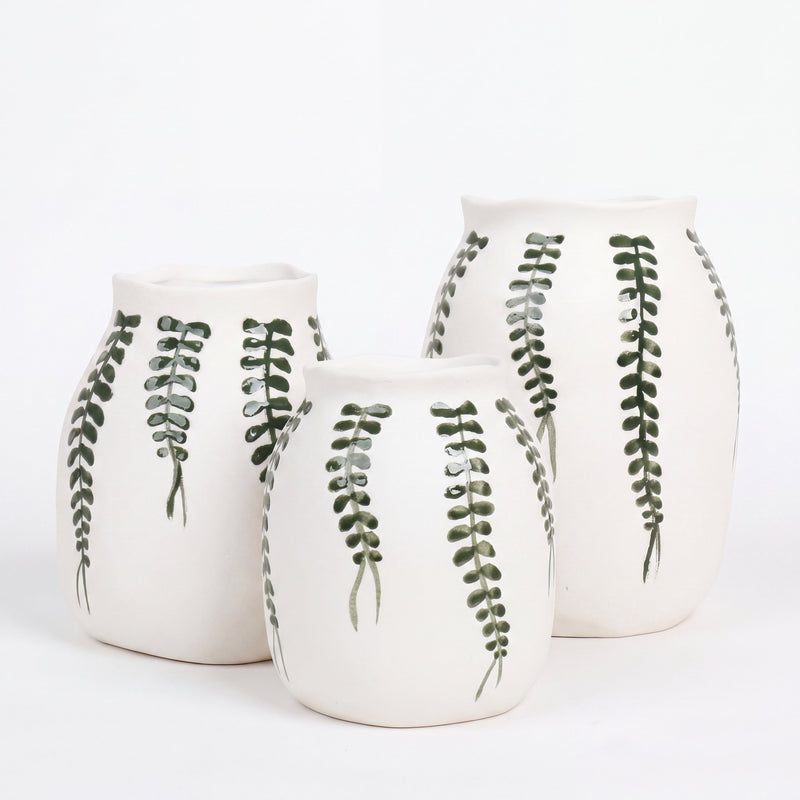Fie Vas - Vit Keramik Med Handmålat Botaniskt Mönster, 3 Storlekar